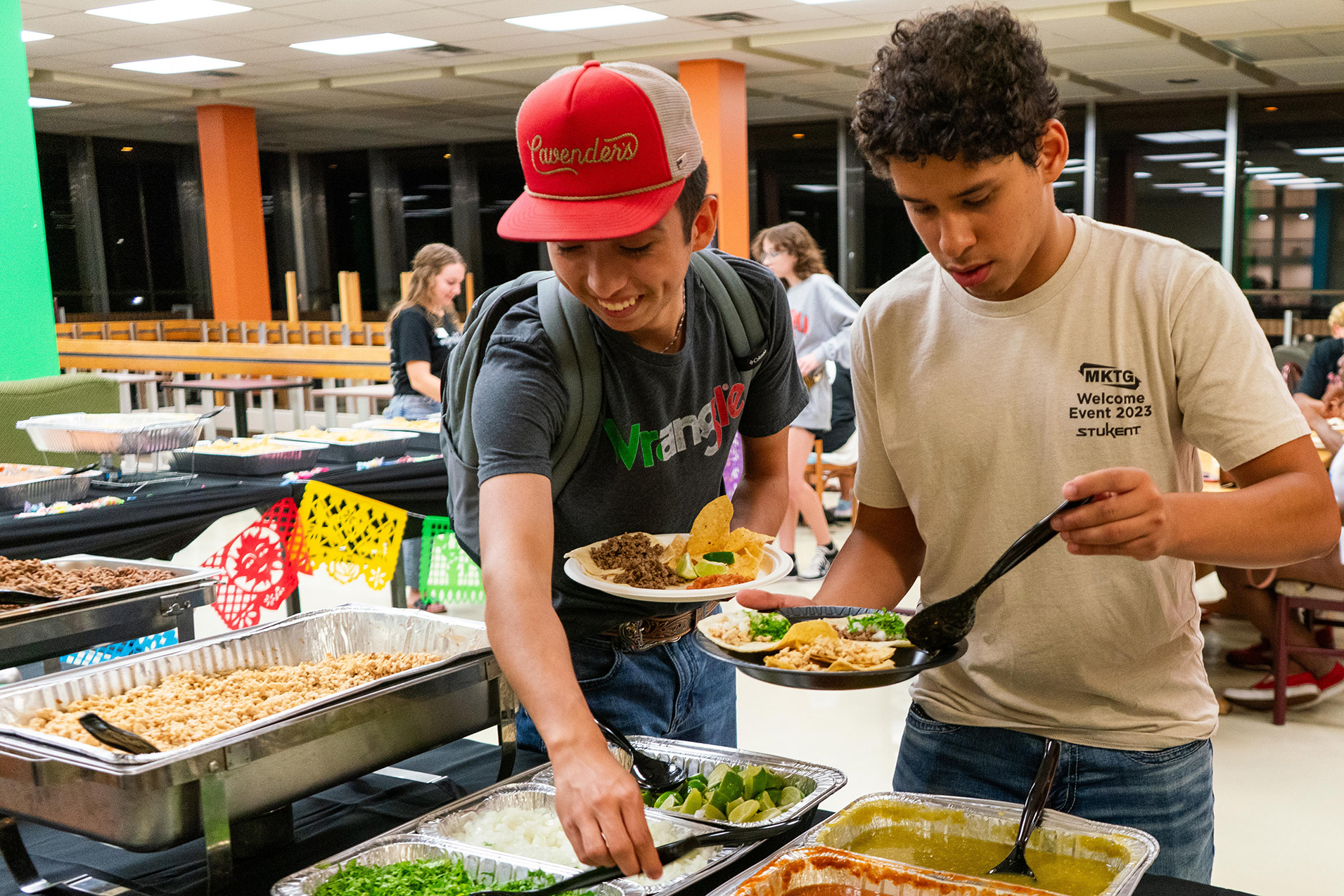 students getting food at late night event