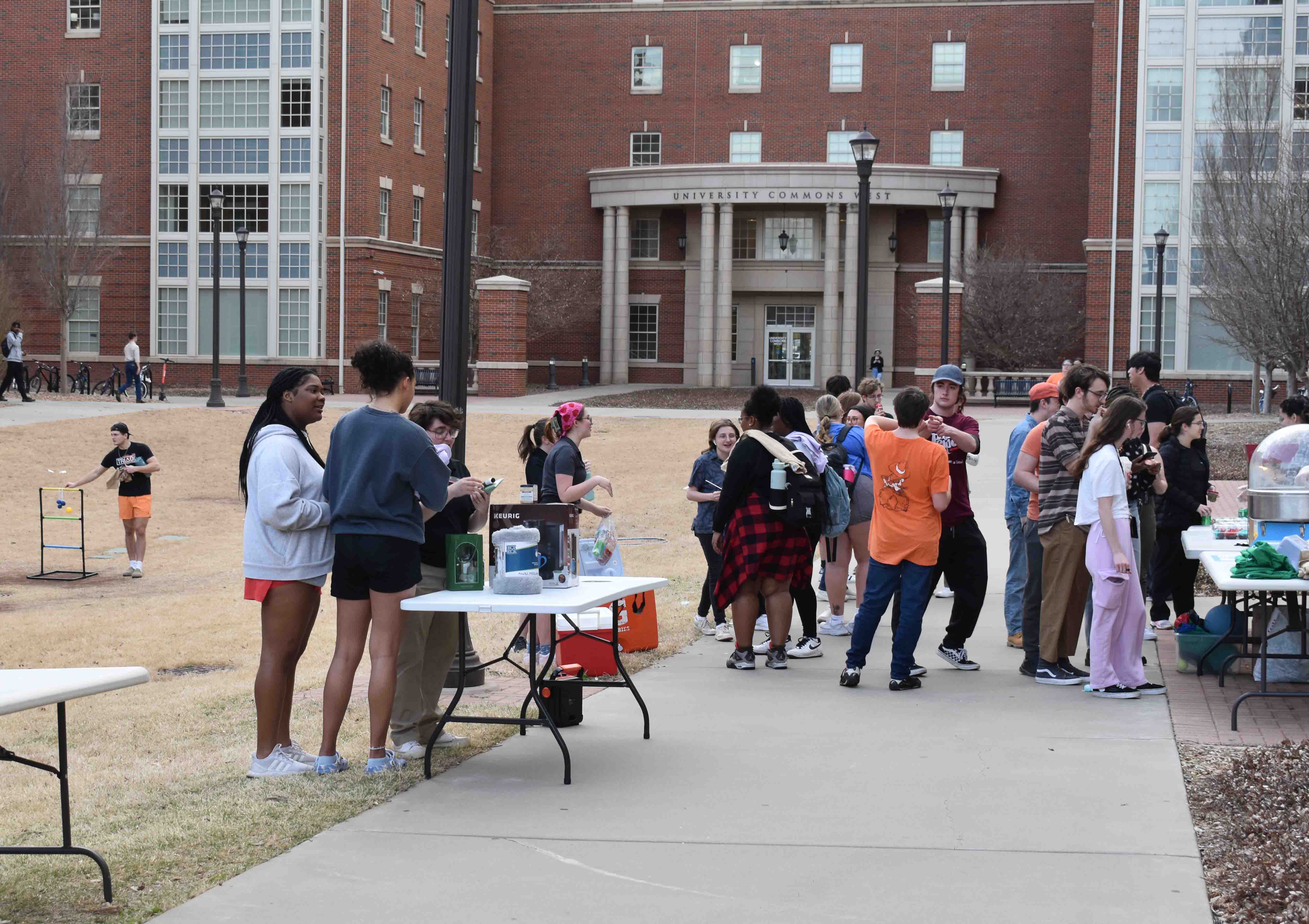 students in from on the commons